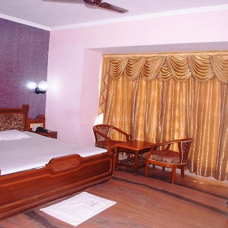 Padma Hotel Puri Exterior foto